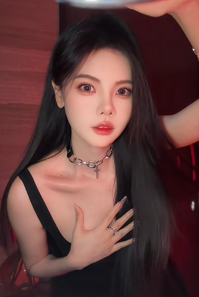 芮甜甜辟谣“无别墅”,近期将移居香港?小U哈即将签约哲领,阿哲爆签约日期(图4)