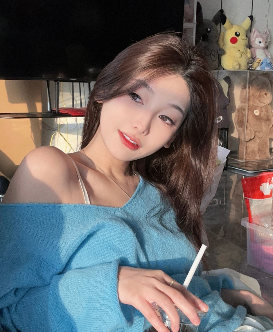 30岁被嘲“老女人”了?女主播破防怒怼:80岁点男模也看不上你(图5)