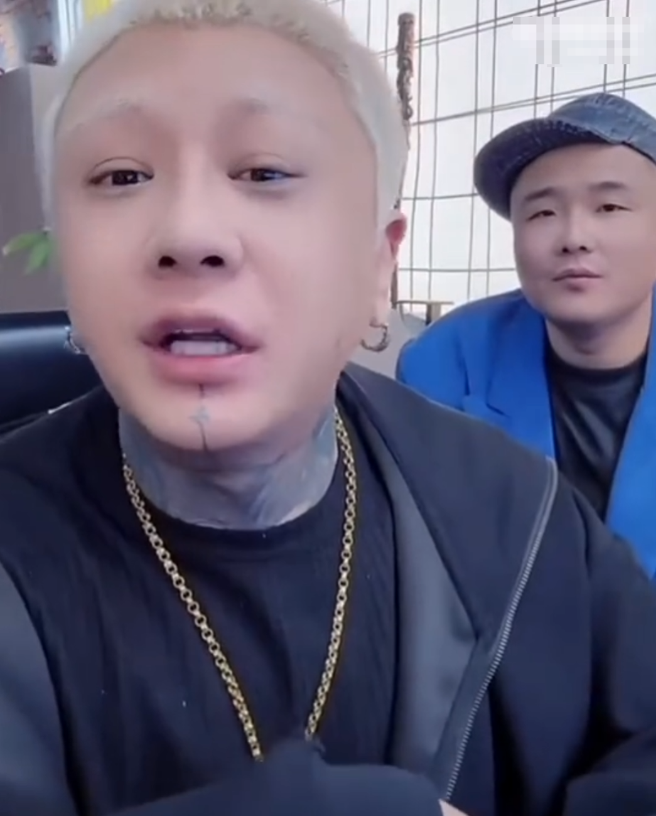 网红方丈怒怼“涨粉”：1700万涨粉包谁稀罕谁拿去！天佑爷爷病重致团播取消，崔阿扎暖心解释(图1)