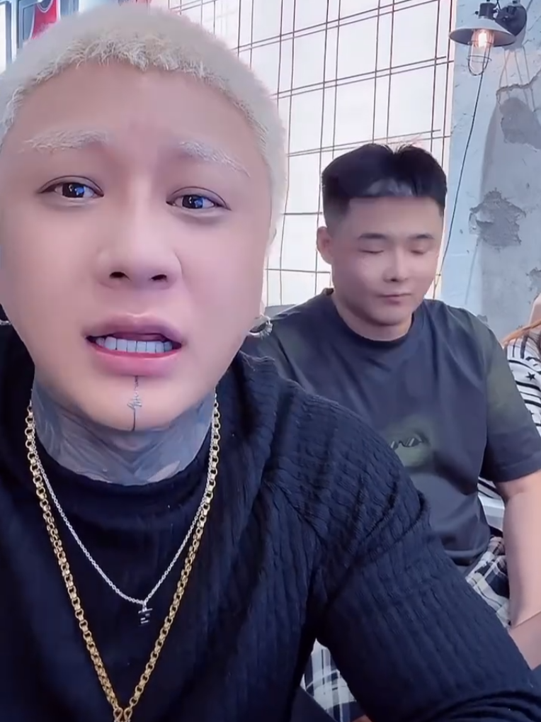 网红方丈怒怼“涨粉”：1700万涨粉包谁稀罕谁拿去！天佑爷爷病重致团播取消，崔阿扎暖心解释(图2)