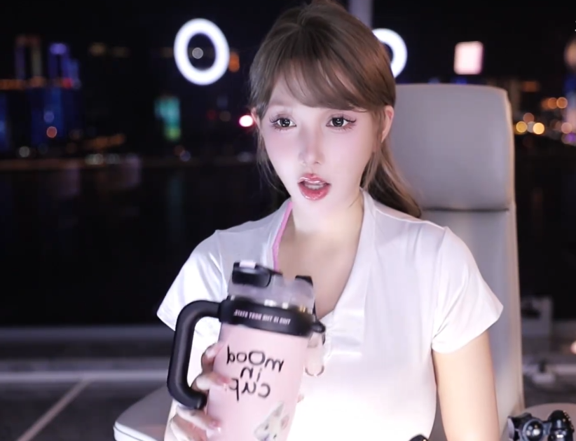 可近距离观看大摆锤?米娜举办8周年线下聚会,邀请铁粉齐聚长沙(图5)