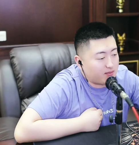 芮甜甜十几万金海螺被偷，报警怀疑3人，小洲：从未攻击过阿哲只是有误会(图4)