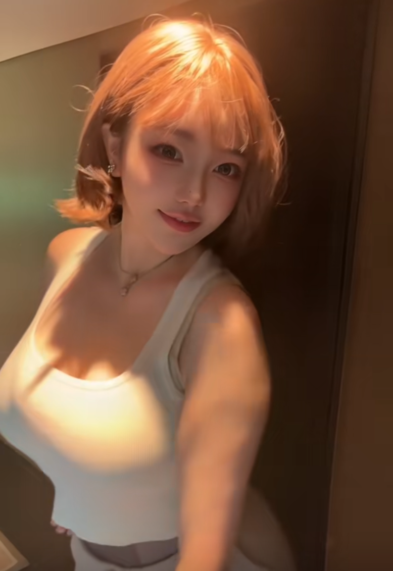 刘飞儿开启付费直播，吸引6000人围观，反向“无内容”引爆流量？(图1)