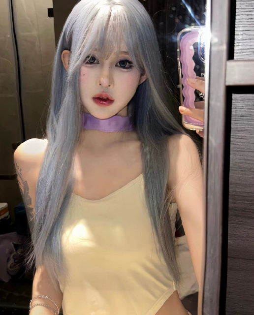 ​女网红傲娇美自曝，只有嘴巴没整过！私人飞机出游，囧囧丸晒神豪生活(图3)