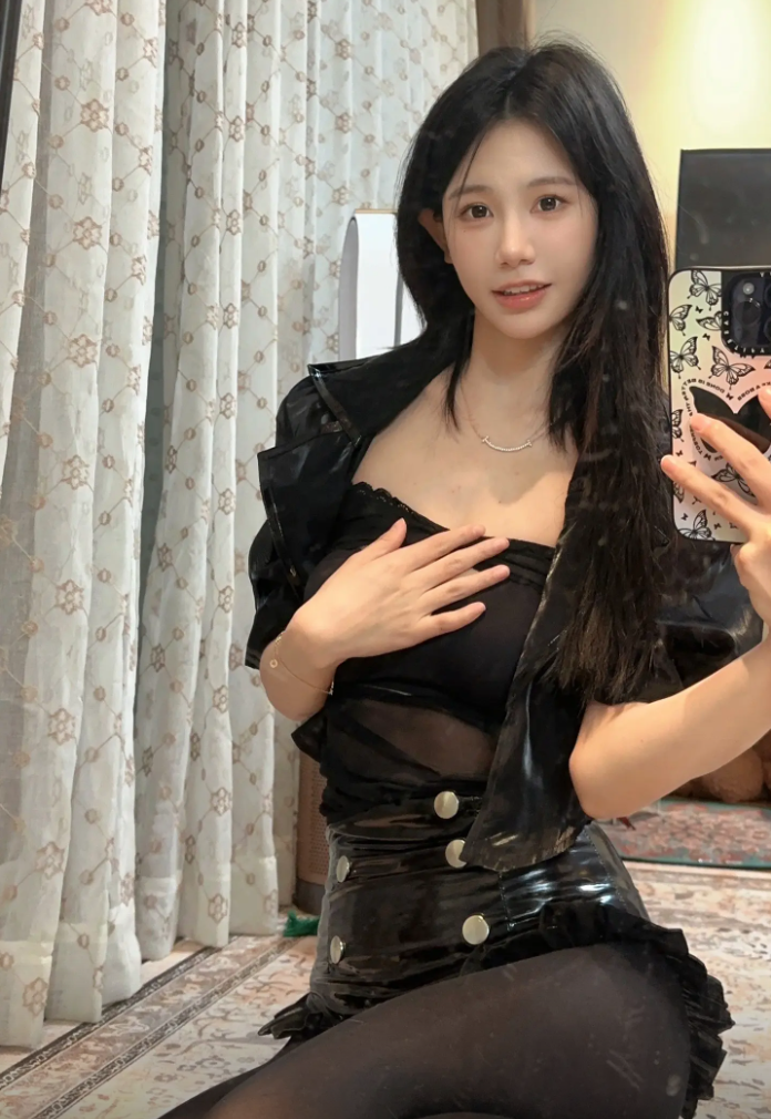 我就是擦边怎么了，女网红转型上岸遭网暴，回应没立人设没找正主(图2)