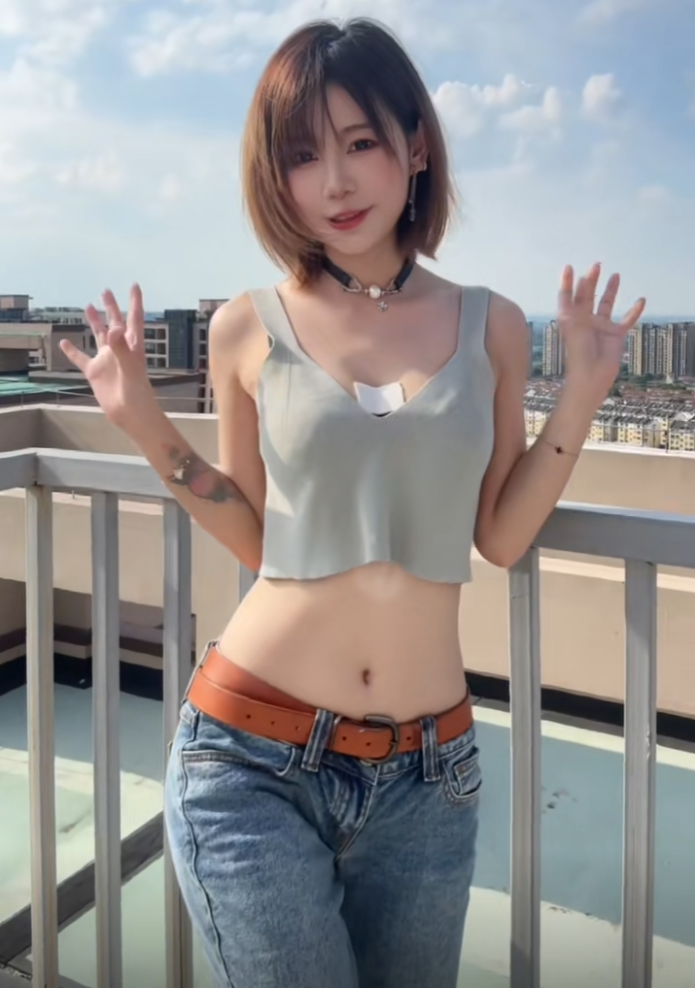 我就是擦边怎么了，女网红转型上岸遭网暴，回应没立人设没找正主(图4)