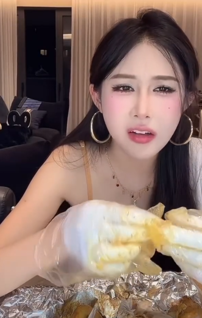 李嘉欣怒怼粉丝：我的成功不靠男人，刘二狗开始重视八卦主播了！(图4)