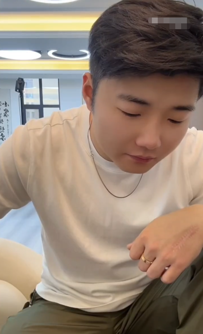 白小白直播不敢低俗，怕影响前途，辛巴回应辛选不差钱不会上市(图1)