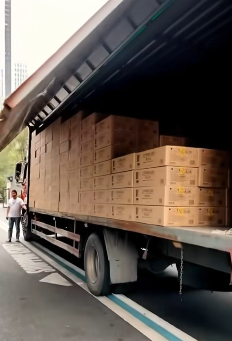 曾被嘲大舌头,利哥:诋毁我的终将仰望我,阿哲豪掷几十万为粉丝送端午福利!(图4)