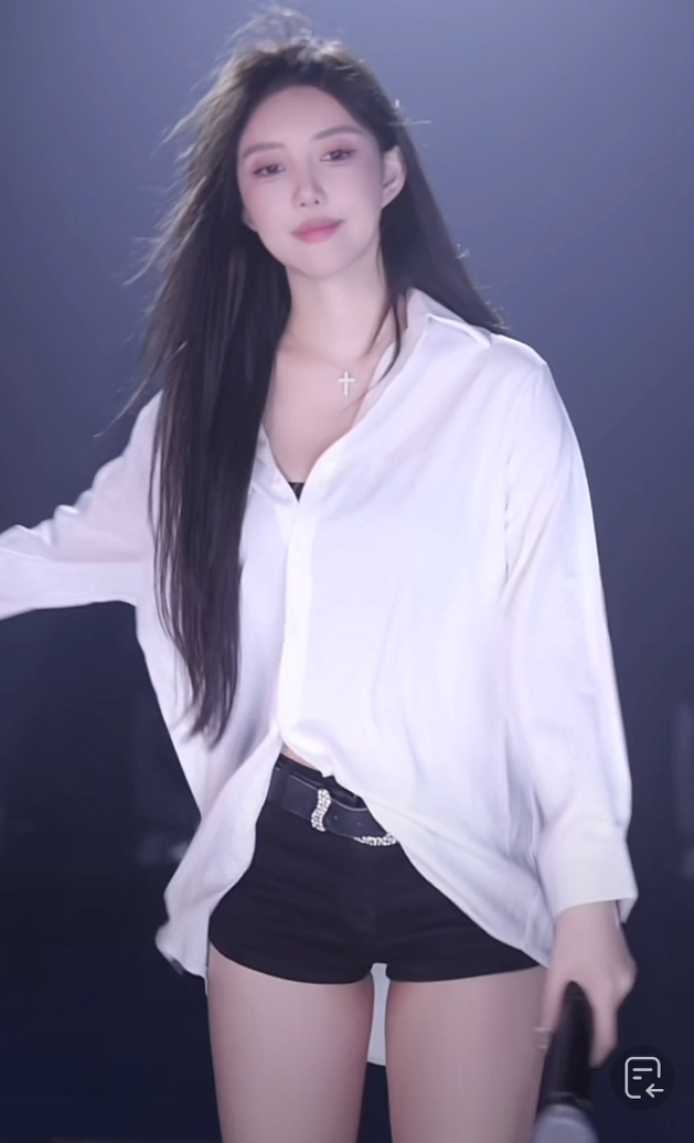 王雨檬“退鱼大典”遭叫停,小号某音试水开播,5月13日正式首秀(图3)