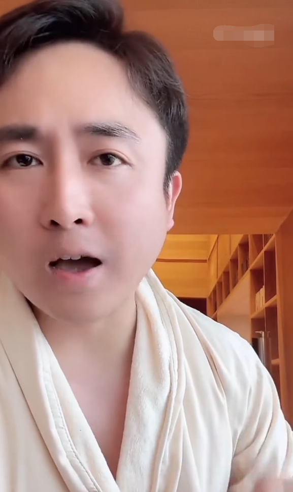 散打哥怒斥妻子隆胸计划：不知羞耻！王小义怒撕昔日兄弟吴迪(图1)