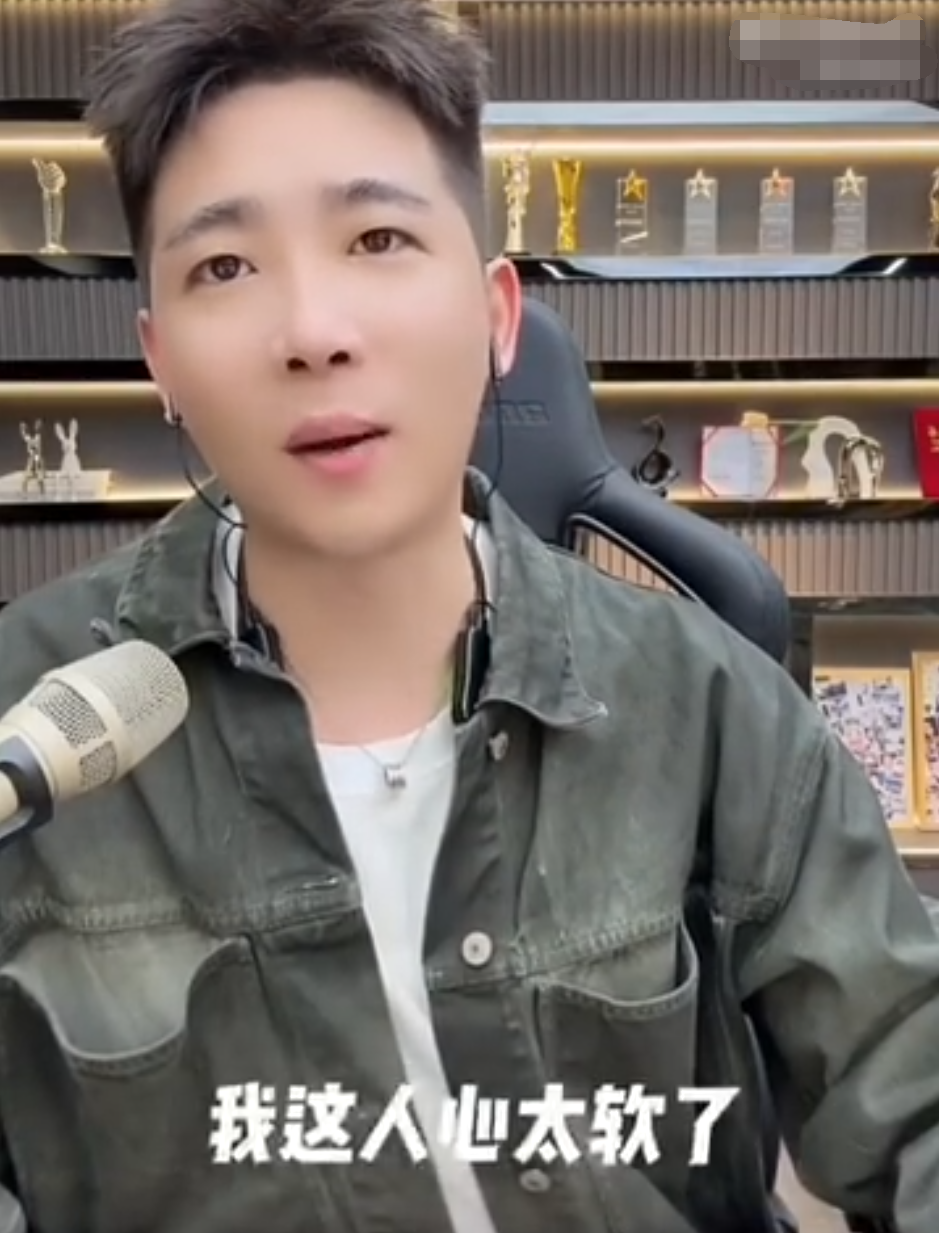 散打哥怒斥妻子隆胸计划：不知羞耻！王小义怒撕昔日兄弟吴迪(图4)