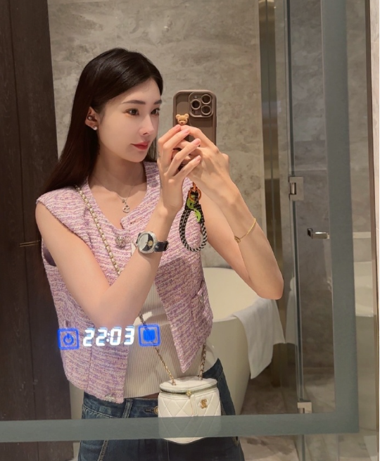 陈静莹全款拿下奔驰大G,离开天佑活得潇洒,回应分手另有内情(图4)