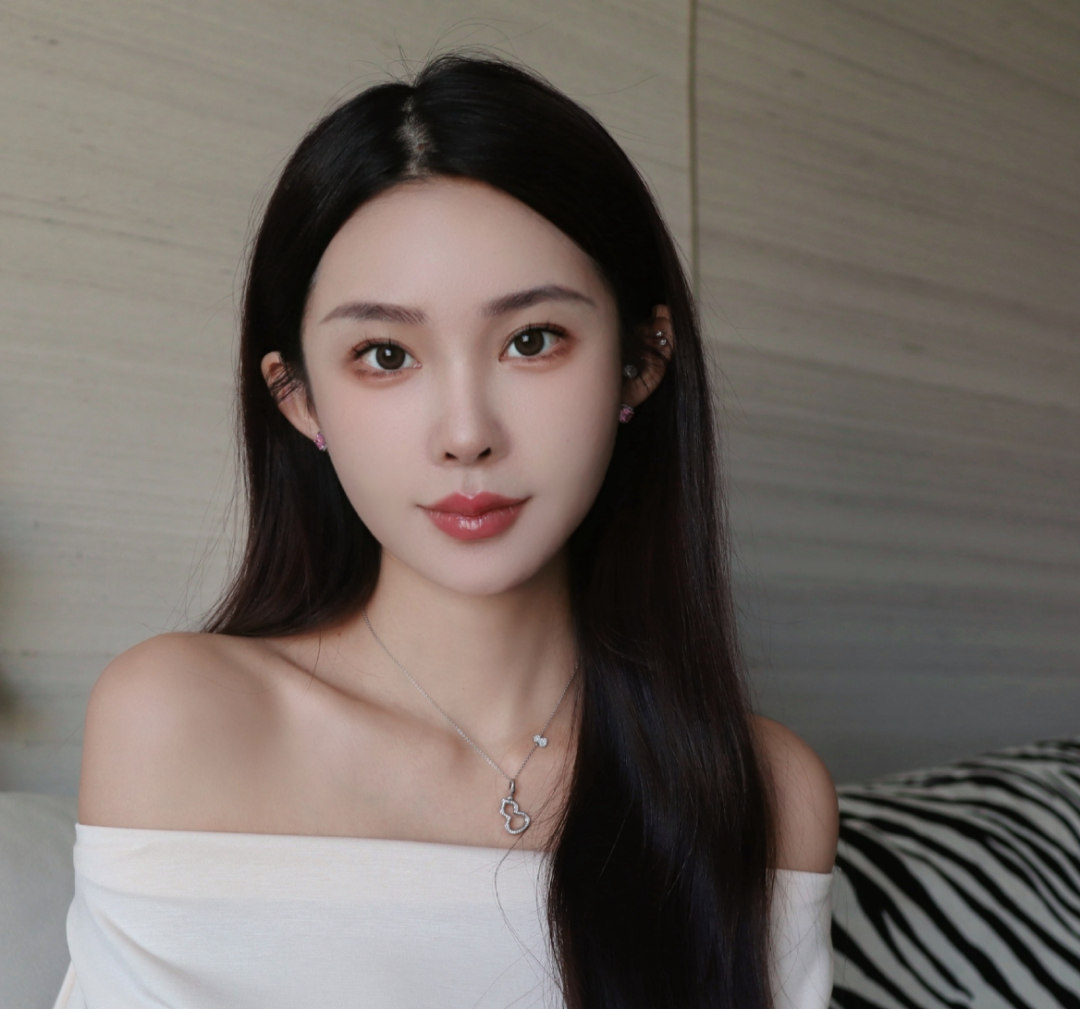 陈静莹全款拿下奔驰大G,离开天佑活得潇洒,回应分手另有内情(图5)