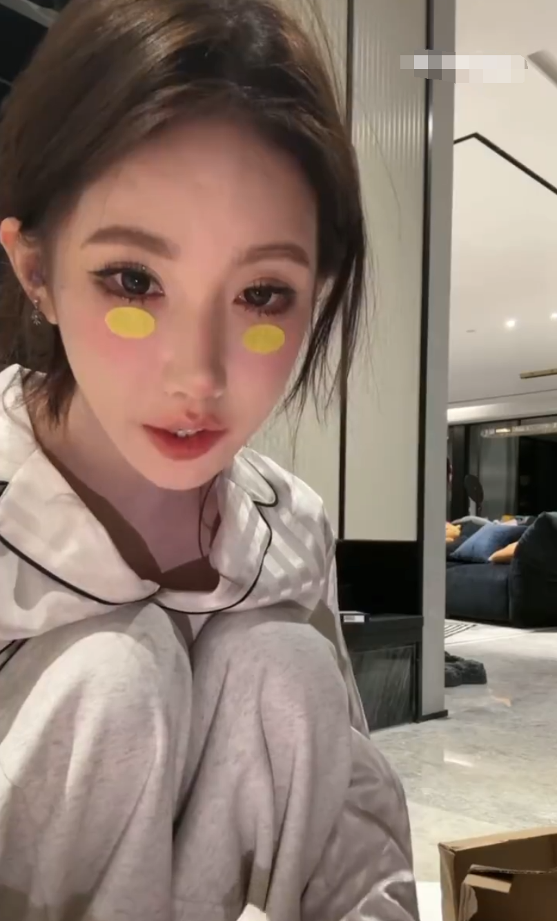 网薛小婉“逼婚”拍婚纱照,任权忙于事业,回应结婚规划:先挣钱(图2)