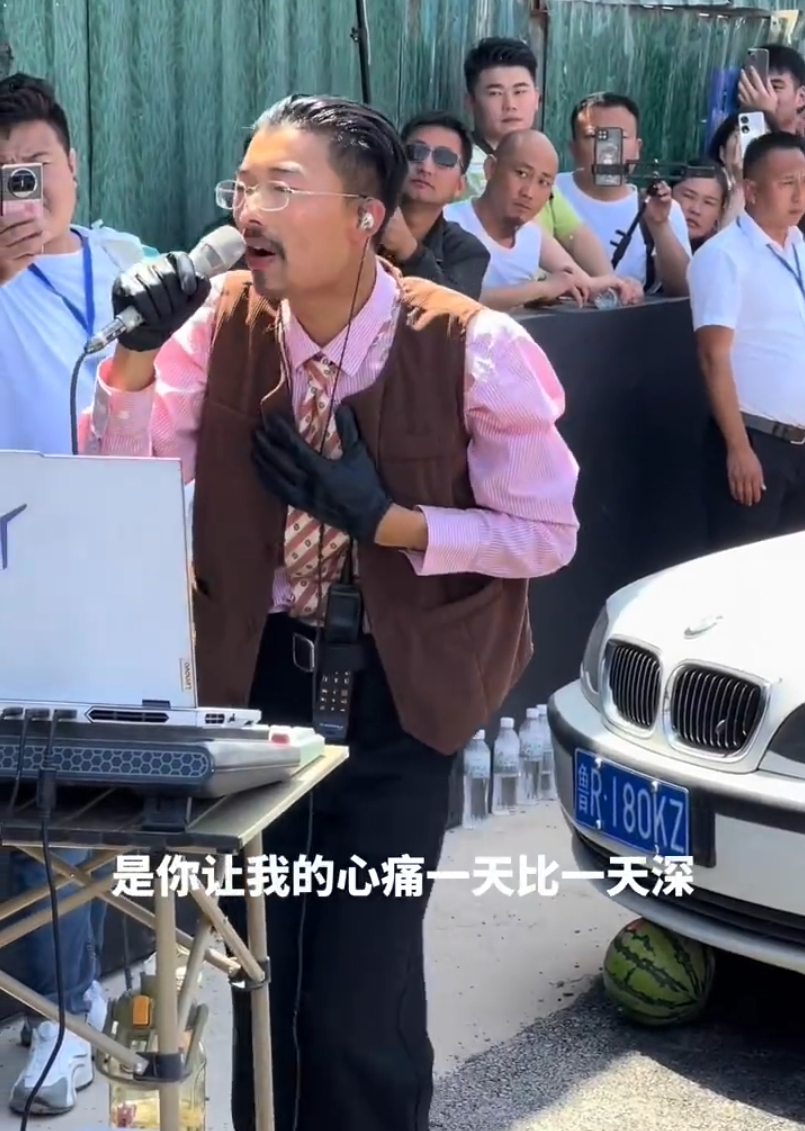 吴迪不去菏泽凑热闹，刷30万只涨粉1.7万！小胖评价吴迪人气高不能变现(图3)