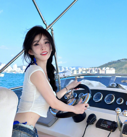 冯提莫直播关美颜卸妆,吸引超10万人围观,自嘲像个“老姑婆”(图7)