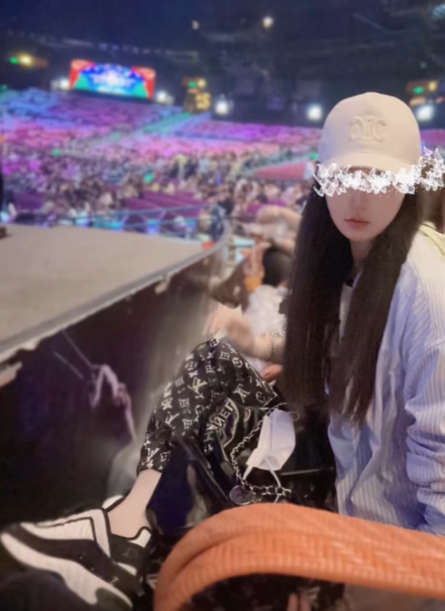 回归单身！女神豪朦朦与百万锹分手？阿哲或留在YY继续直播？(图2)