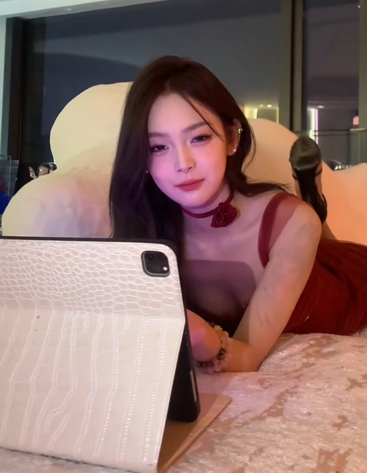 周周小可爱17岁就买两套房，吴迪：挣钱很难但是不能没有底线(图2)