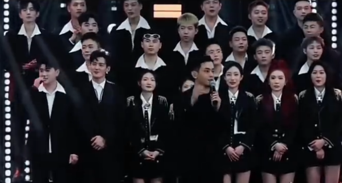 周周小可爱17岁就买两套房，吴迪：挣钱很难但是不能没有底线(图3)