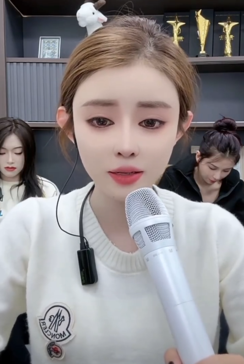 仙洋腿腿恋情：年龄不是坎，真心才是关键，抖音“卷到窒息”！文儿喊话旗下主播：不拼就淘汰(图3)