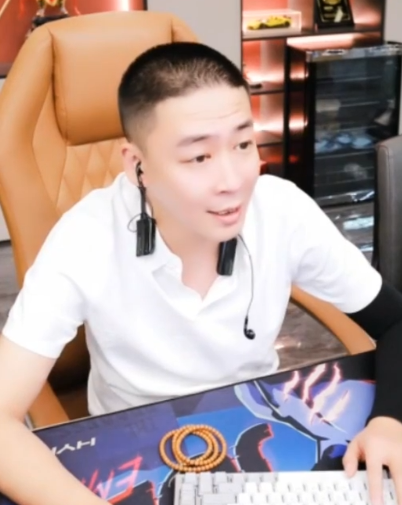 鱼闪闪受邀新加坡演出，唱跳火力全开！刘一手豁牙突然回归给粉丝惊喜(图7)