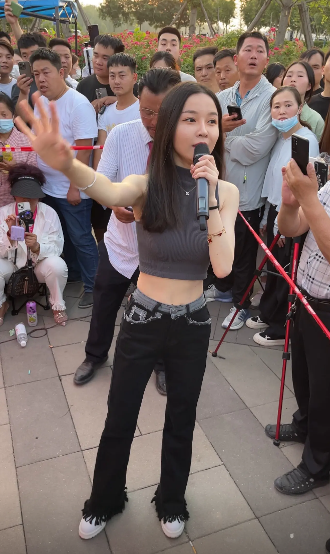 我绝对没有那么丑!惠子第三视角照片刷屏,感觉自己被“霸凌”了(图1)