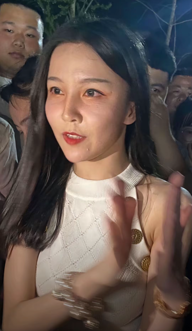 我绝对没有那么丑!惠子第三视角照片刷屏,感觉自己被“霸凌”了(图2)