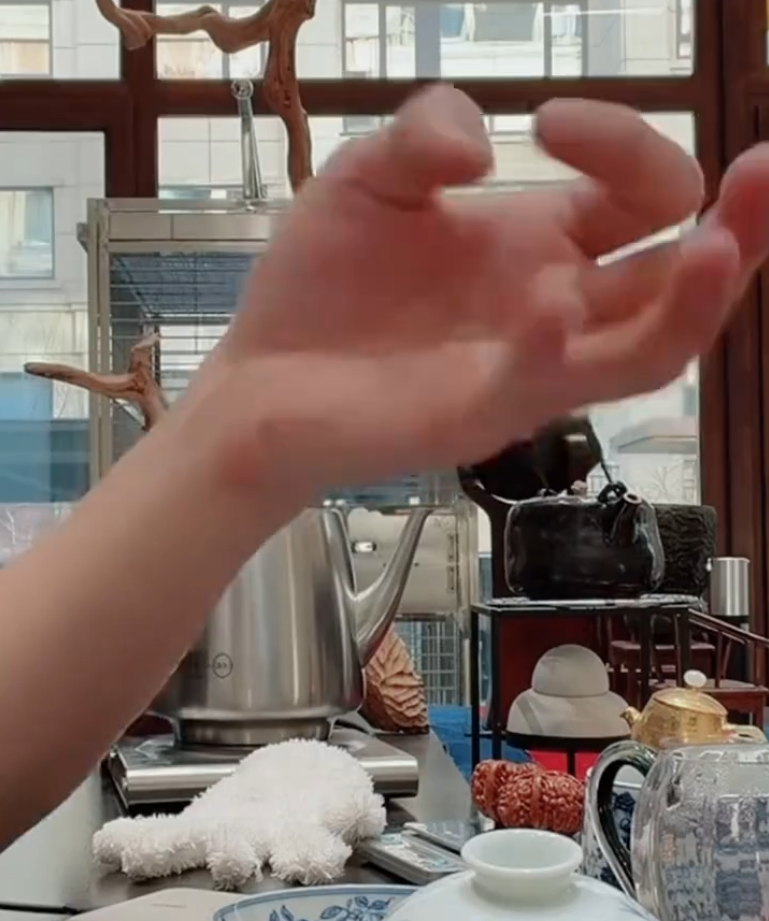 李舒克遇难借钱,圈内仅两人伸出援手,天佑急眼,放话起诉违约主播不留情!(图4)