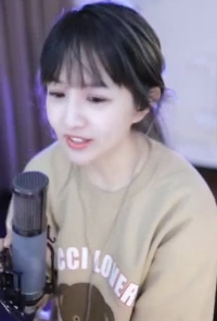 芮甜甜有意转型做户外主播？文儿能指挥娱加高管，回应继续是否买房(图5)