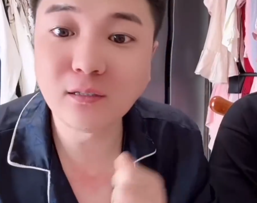 牌牌琦800万提法拉利FUV，驴家班合同都到期，跟官方没续约！(图1)