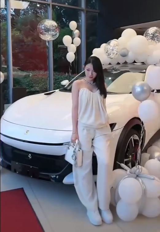 牌牌琦800万提法拉利FUV，驴家班合同都到期，跟官方没续约！(图3)