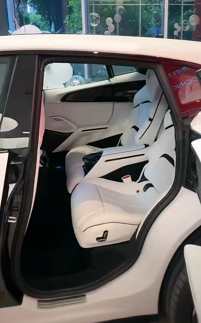 牌牌琦800万提法拉利FUV，驴家班合同都到期，跟官方没续约！(图5)