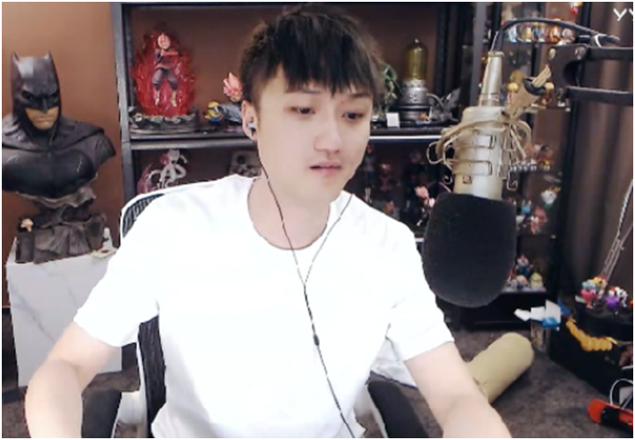 朦朦姐:我是百万锹VP不是你国威VP,顾西西送周周16万生日礼物(图1)