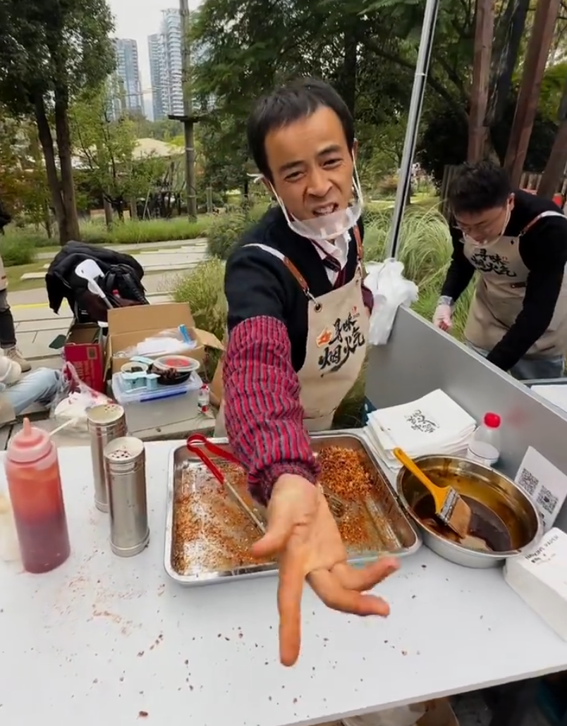 网红“鸡排哥”流量狂欢接近尾声？仙洋PK局失利宣布退出，自嘲“万年老二”(图1)