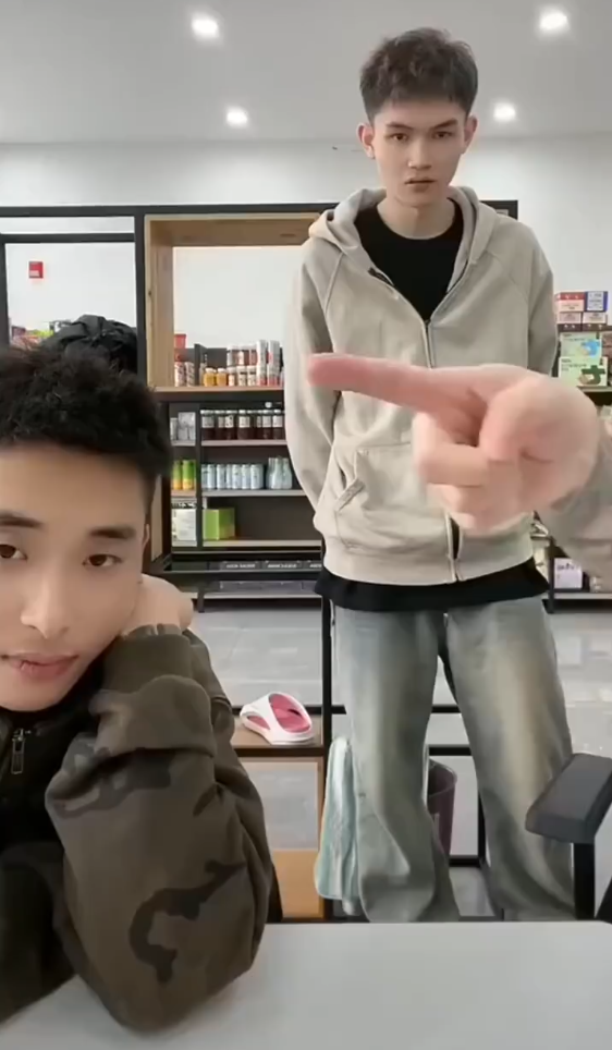 沈曼霸气喊话:刷钱你也得不到我!仙洋怒斥某人蹭热度,喊话粉丝举报(图4)