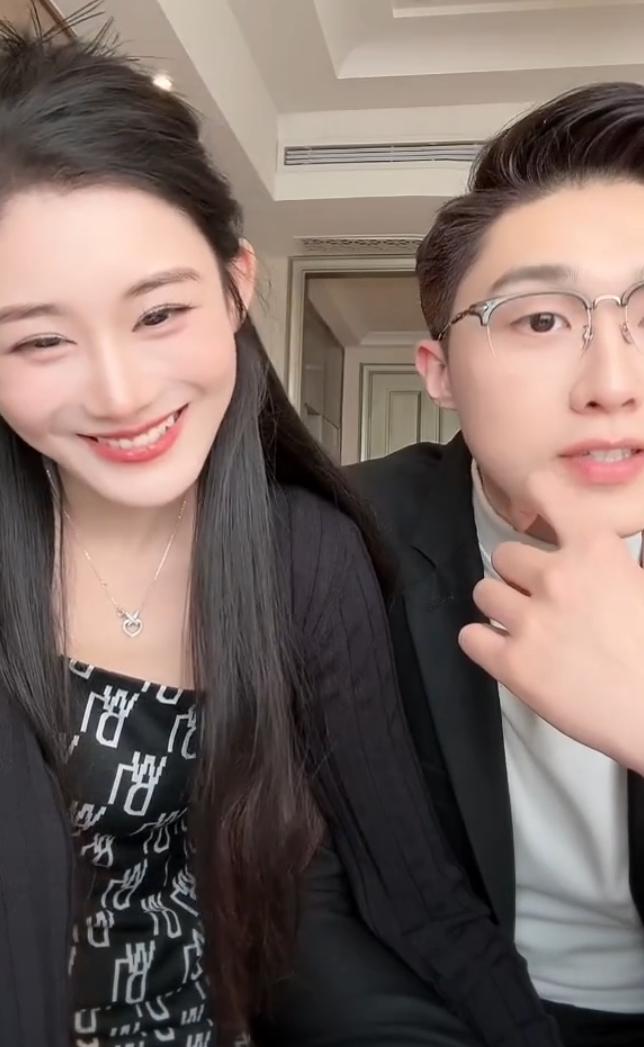 可乐透露刘刘新男友非常有实力，辛巴放话所有主播，敢约就敢接(图2)