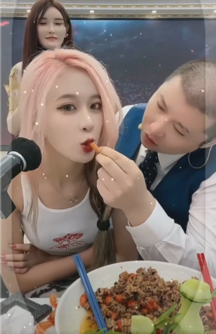 刘二狗吐槽十三姨不是一线主播，二驴封号成熟，回归老百姓生活(图4)