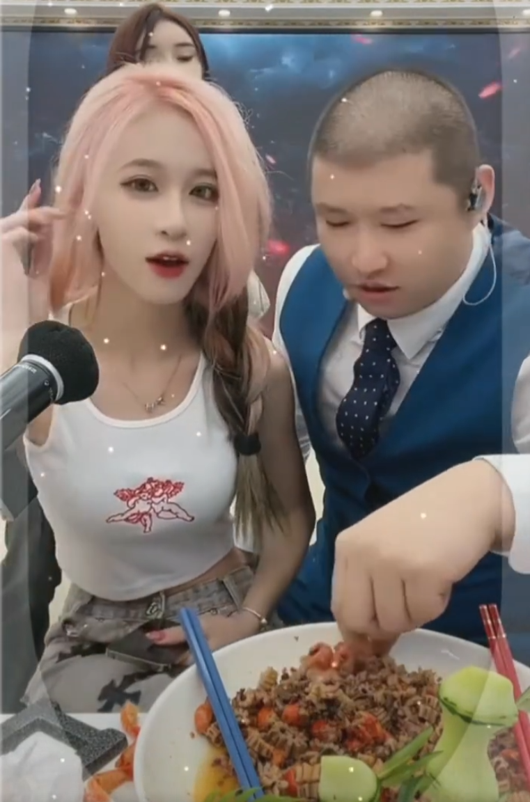 刘二狗吐槽十三姨不是一线主播，二驴封号成熟，回归老百姓生活(图5)