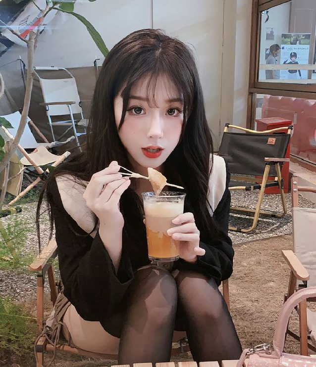 200斤的大哥接受不了！女主播总榜大哥爱而不得，传播其约会丑照(图5)