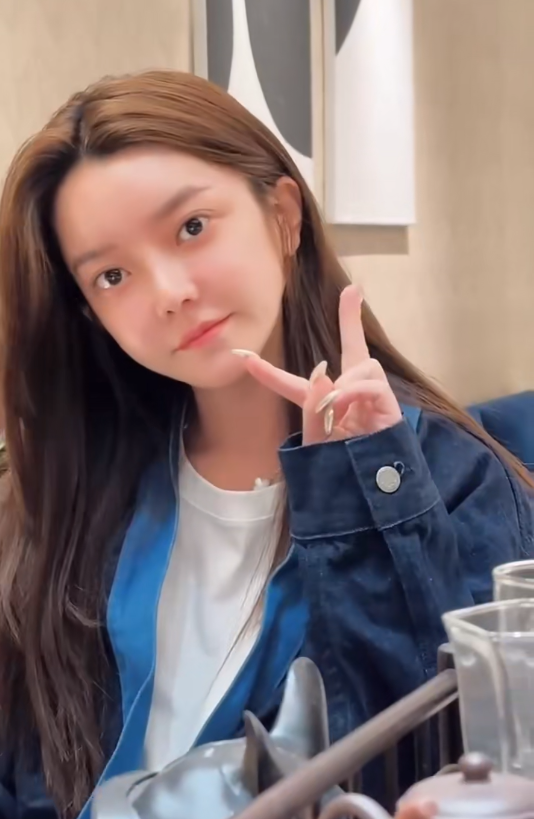 天佑复出开拍短剧，与崔阿扎关系暧昧，调侃保证不会让其怀孕(图4)