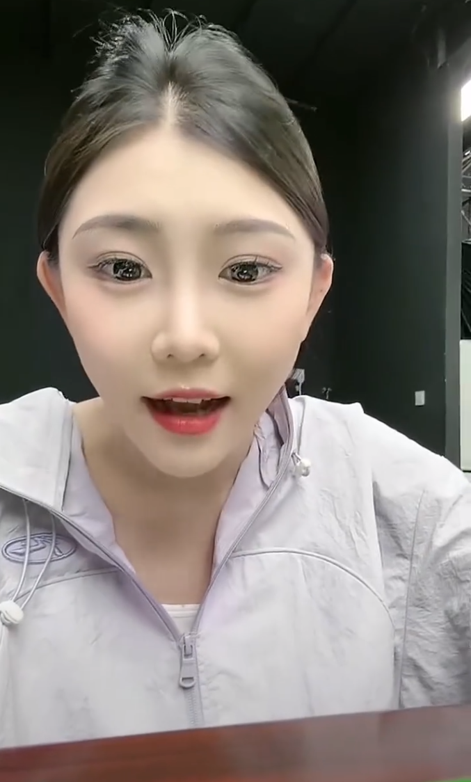 娇妹雅儿吵架，兮妹不站立场，牌牌琦夸雅儿作为妈妈毫无畏惧(图1)