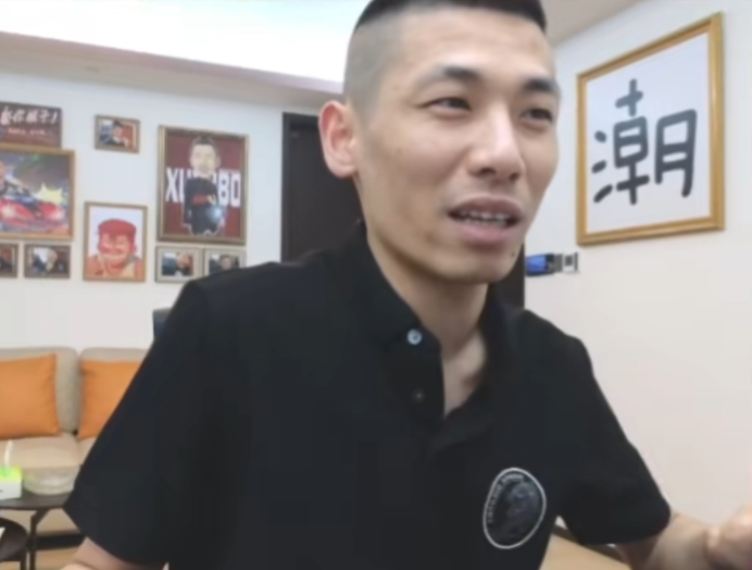 “马猴潮选”粉丝破10万，旭旭宝宝进军直播电商，先小范围玩一玩(图3)