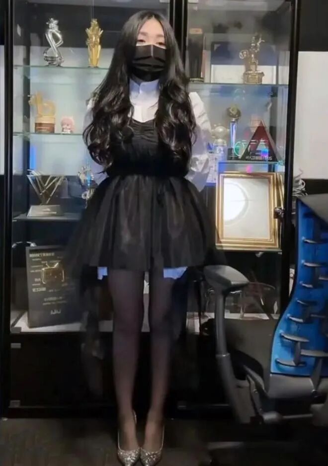 小团团“隐身”周年庆，停播一年后首度开嗓，献唱《舍得》引爆回忆杀(图1)