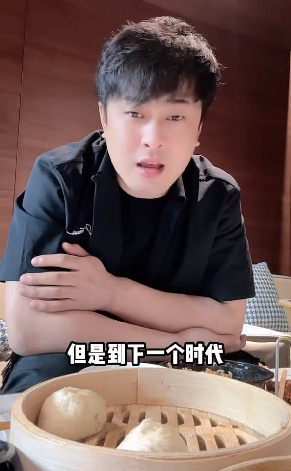 辛巴评价天佑,那个时代的王!送33万小米汽车,王小国寻妻大结局!(图2)