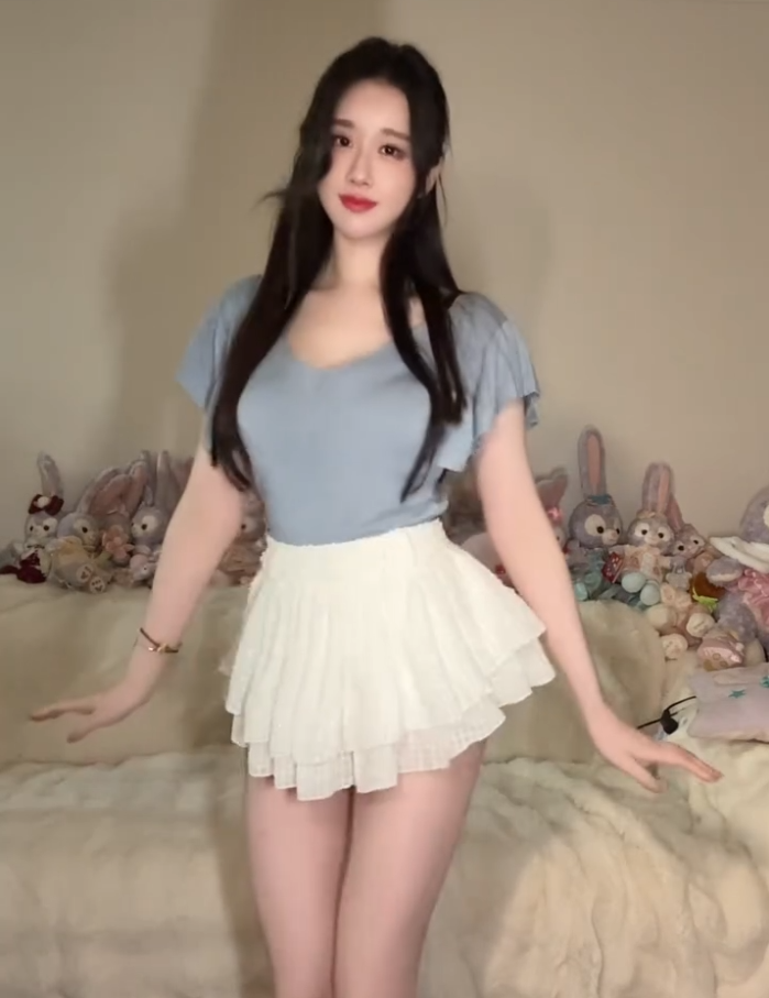 男人都“馋我身子”不结婚，轩子晒妈妈照片，自证颜值遗传非整容(图3)