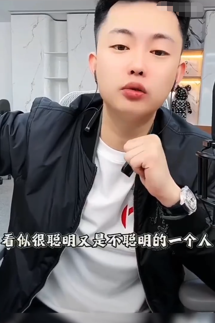 芮甜甜与话社谈崩才签国威，被起诉2000万，巴扎黑锐评散打哥(图3)