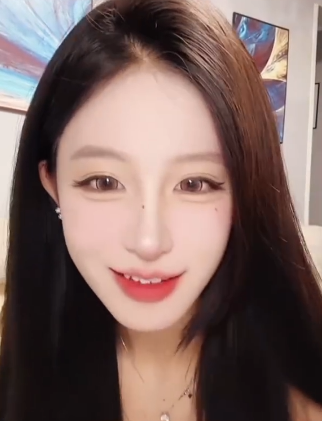 二驴开500万天价签约小炸串遭拒？陈静莹发文，女人别围着男人转(图2)