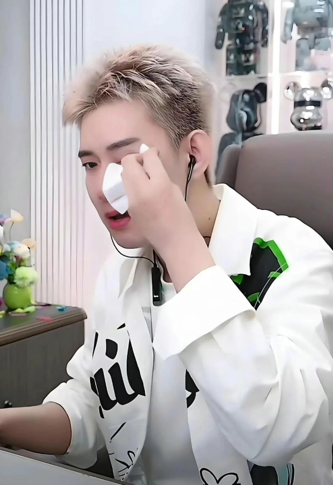 天佑回应阿哲近况：不落井下石，各自安好，玄律谈前老板4.8亿债务(图4)