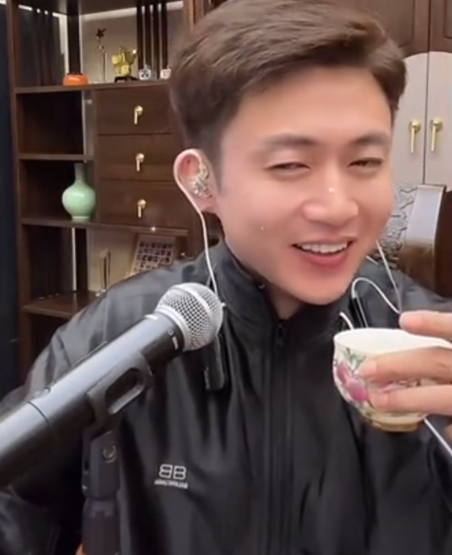 刘二狗“锁流”不参加任何活动，浩南和仙洋曾为了吴迪争风吃醋？(图3)